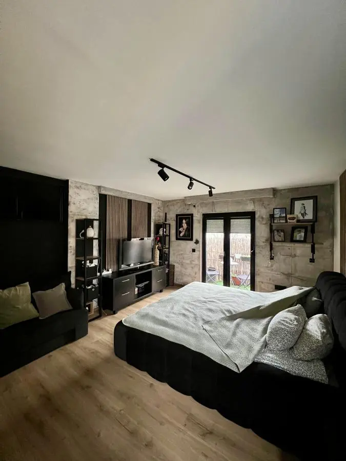 bh-99cd24db490d Stylish penthouse on Miloša Pocerca