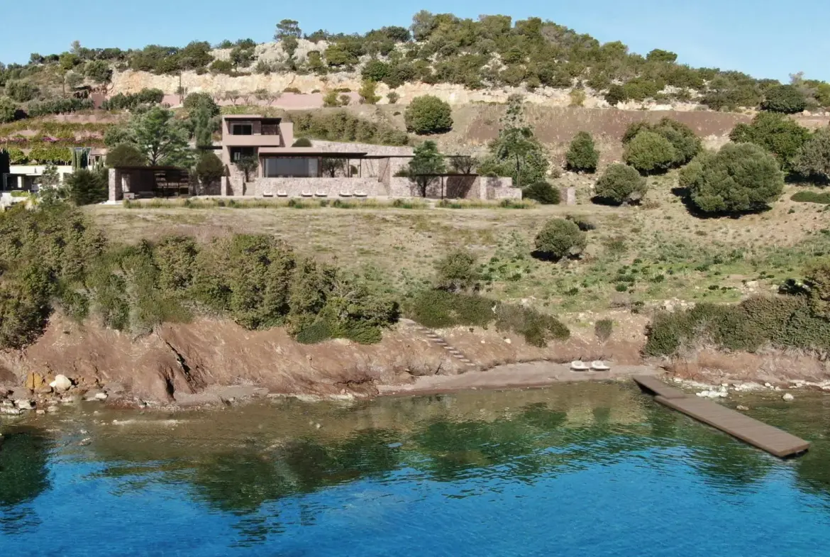 Villa Aeon: Waterfront 425 sq.m. villa with infinity pool and private beach access in Porto Heli