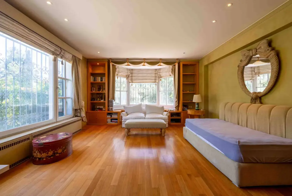 Elegant and timeless villa in Ekali