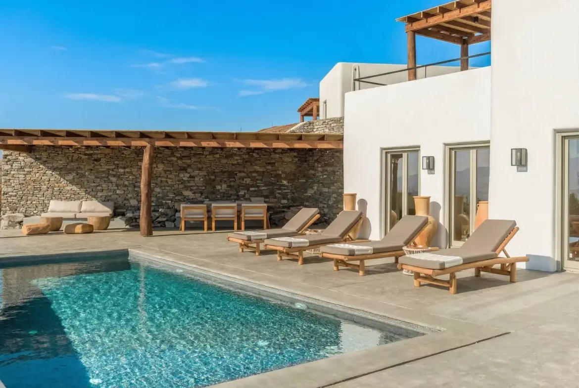 Private Collection of Three Luxury Villas Near Antiparos Town