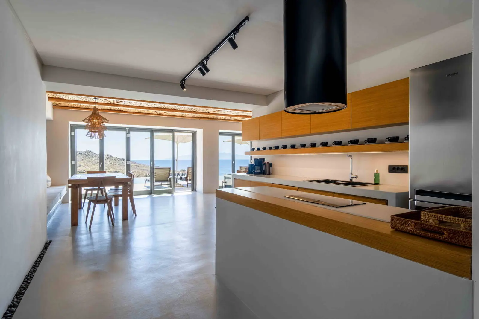 bh-9ba3f51b5920 Exclusive waterfront 6-Bedroom villa in a private gated community in Mykonos