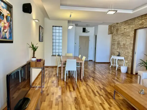 Three-room apartment in Dorćol