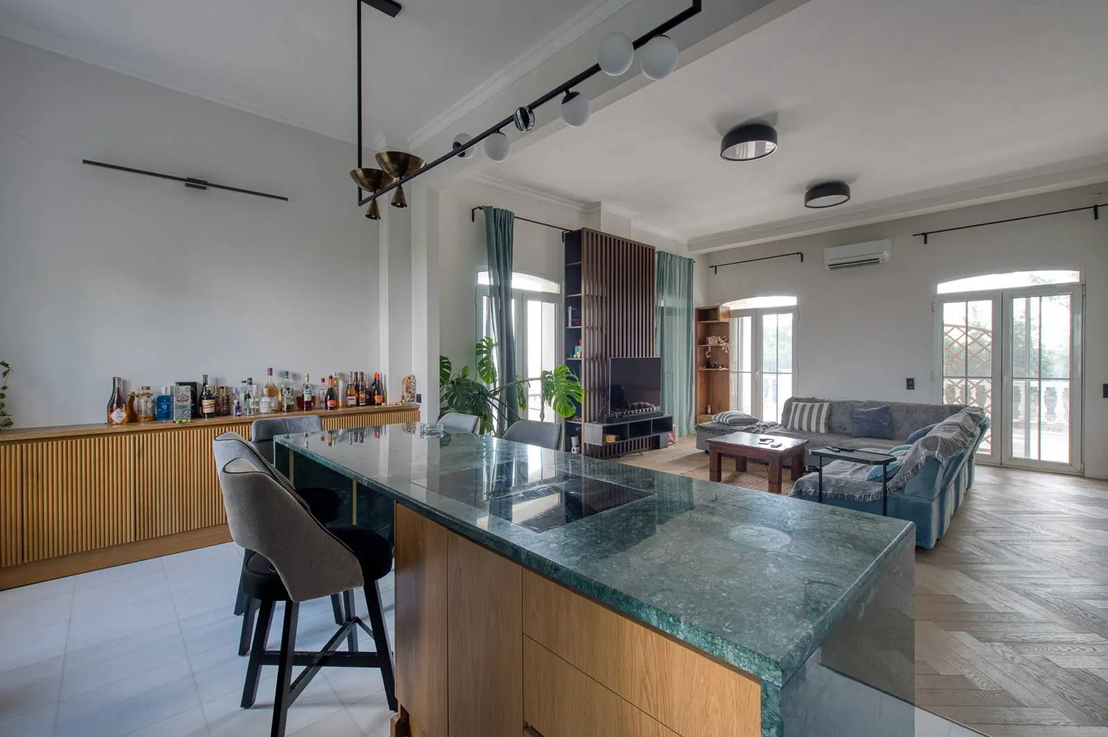 Investment villa with panoramic views and an indoor pool