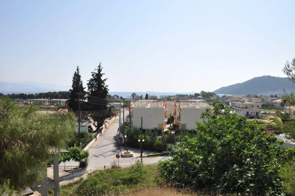 Complex of 13 luxury maisonettes in Kato Almiri, Corinthia