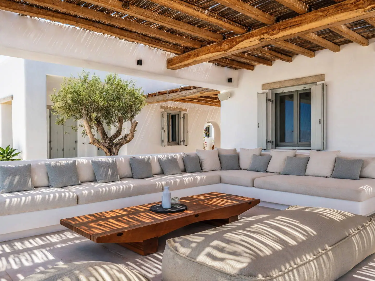 bh-9cdd099c96e5 Seafront villa with private beach access and sunset views in Mykonos