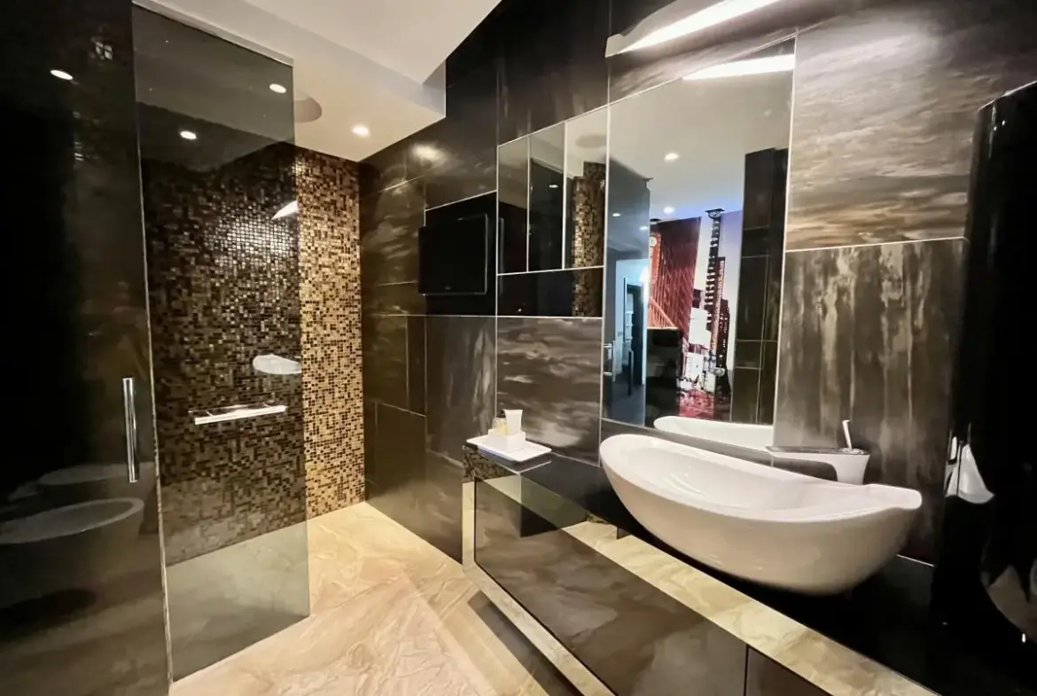 Stylish 4-Room Penthouse Duplex