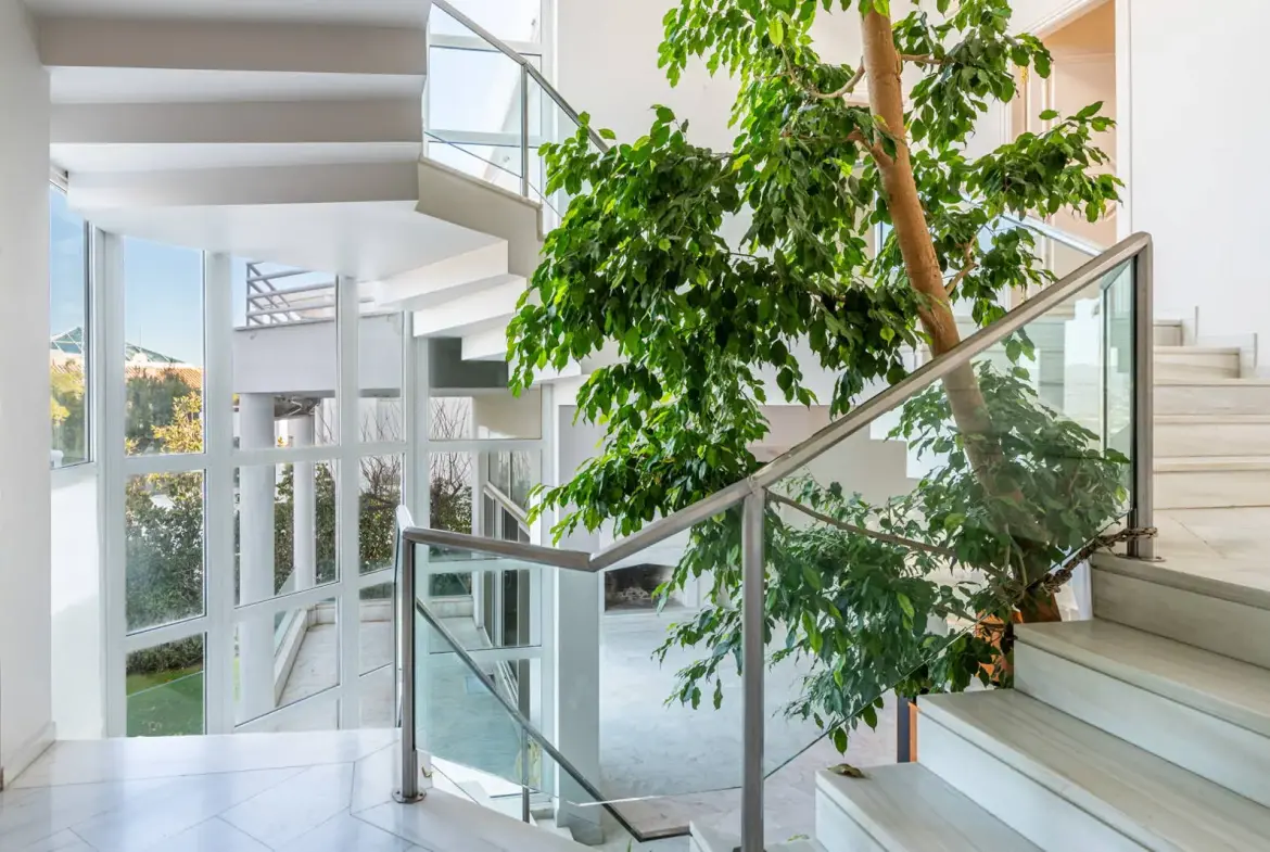 Detached house of 645 sq.m. with unobstructed views