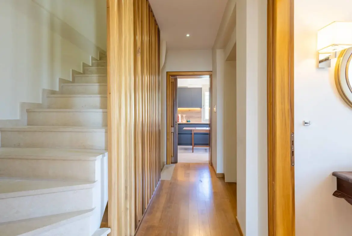 Luxurious 450 sq.m. detached house with a private pool in Agia Marina