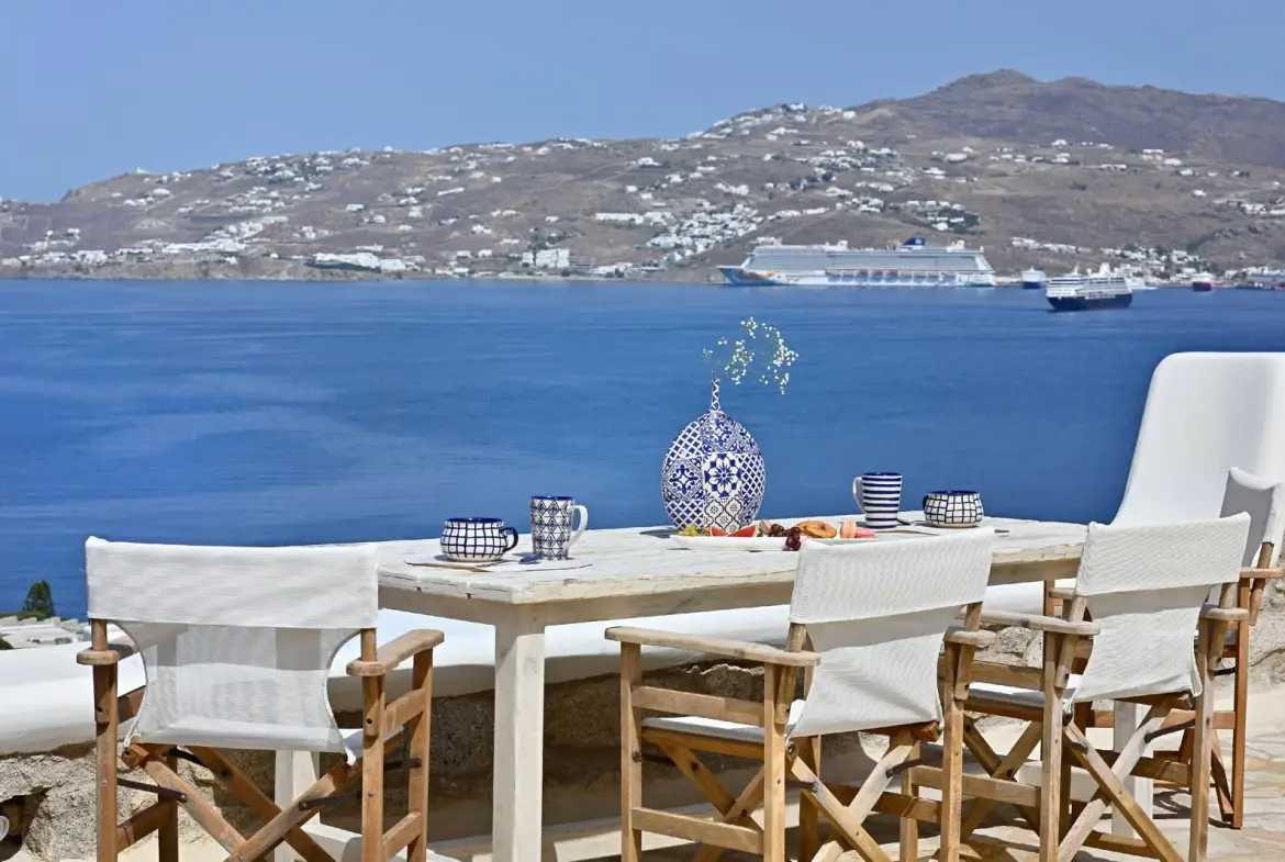 Luxury Estate with Panoramic Views of Mykonos Town