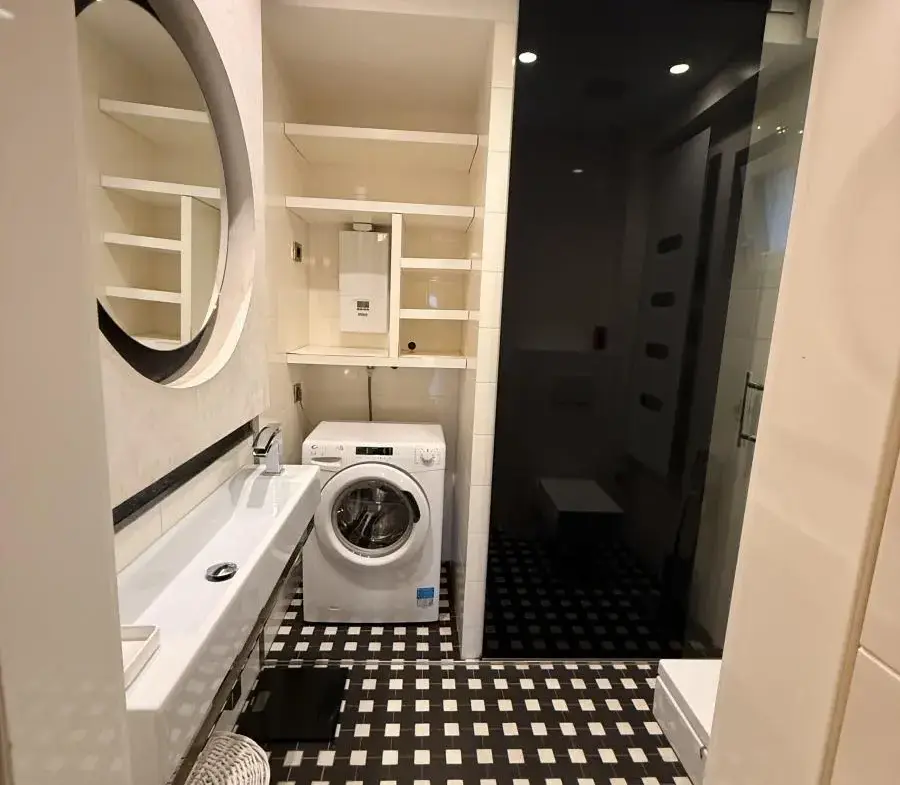 Stylish 4-Room Penthouse Duplex