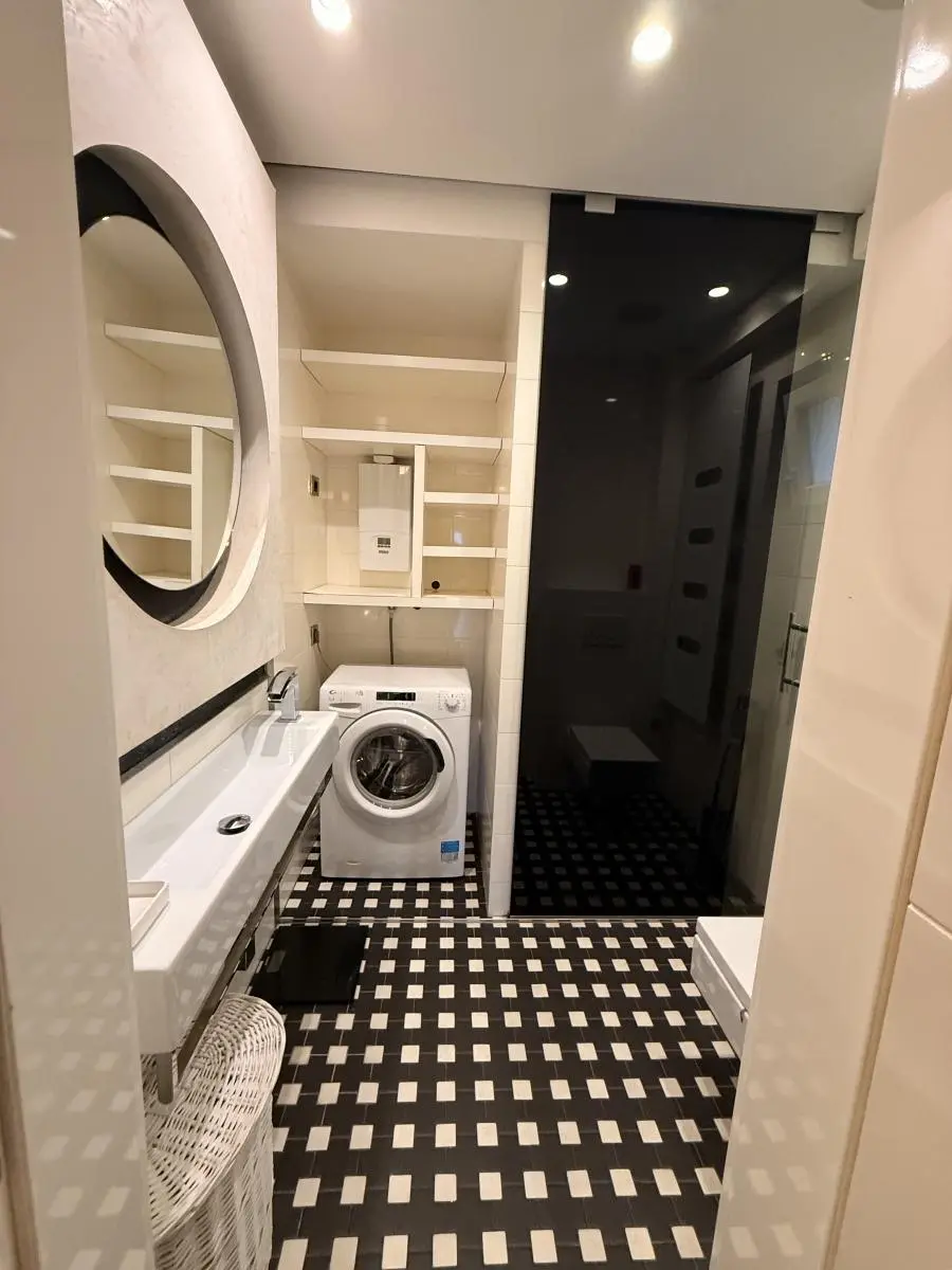 Stylish 4-Room Penthouse Duplex
