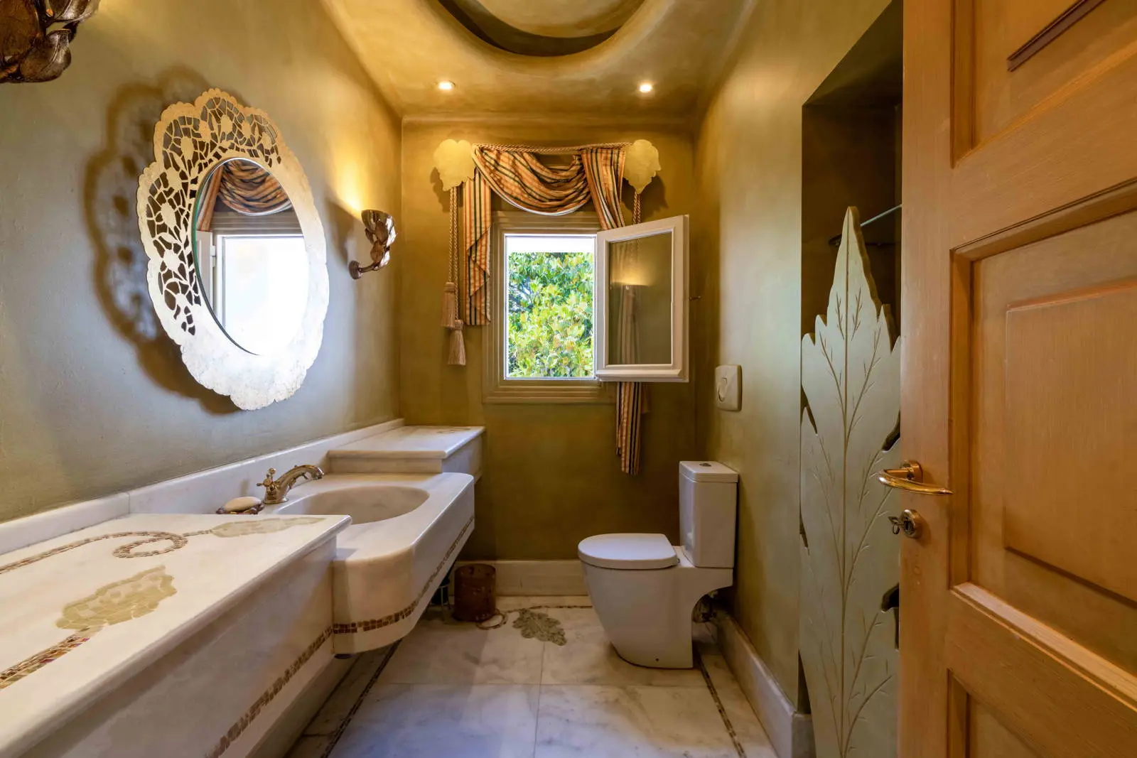 Elegant and timeless villa in Ekali