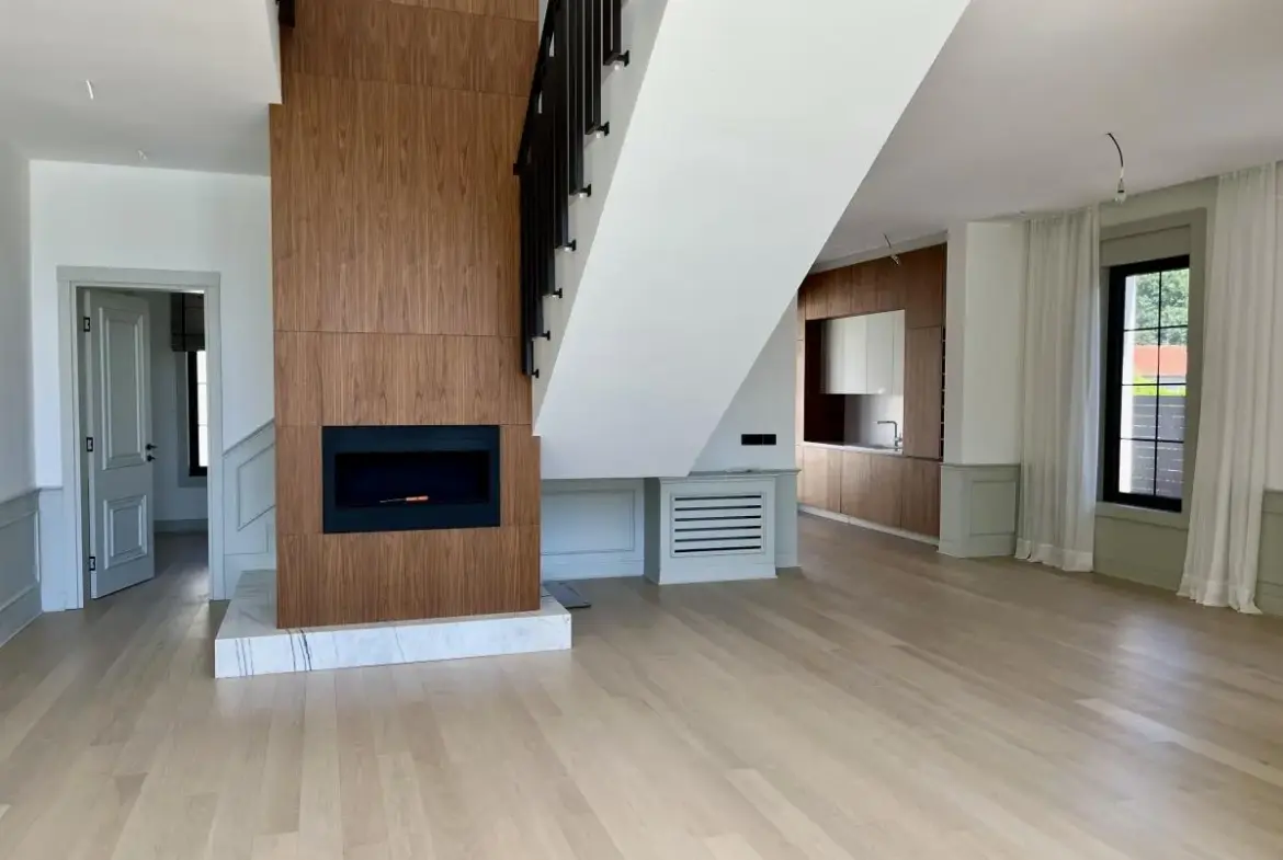 Modern Villa with a Swimming Pool in Avala