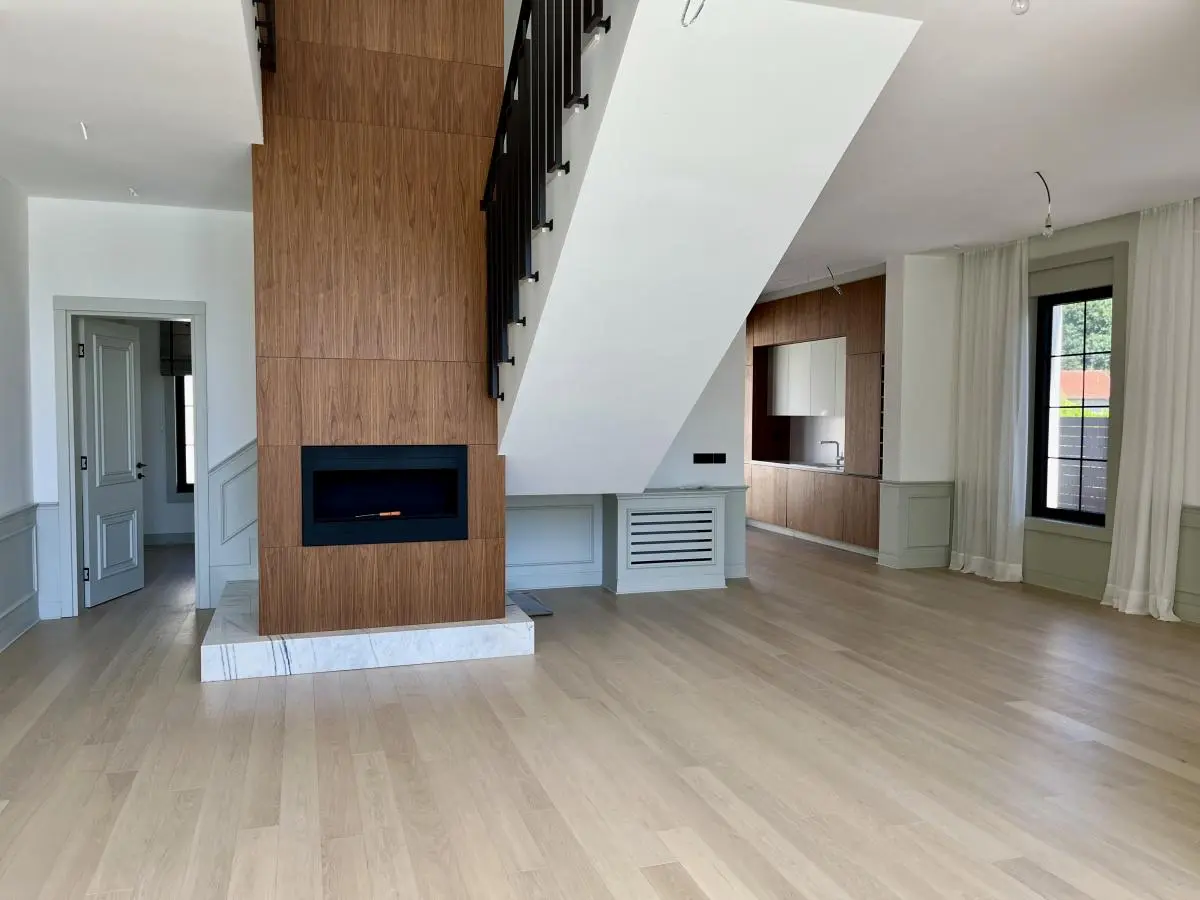 Modern Villa with a Swimming Pool in Avala