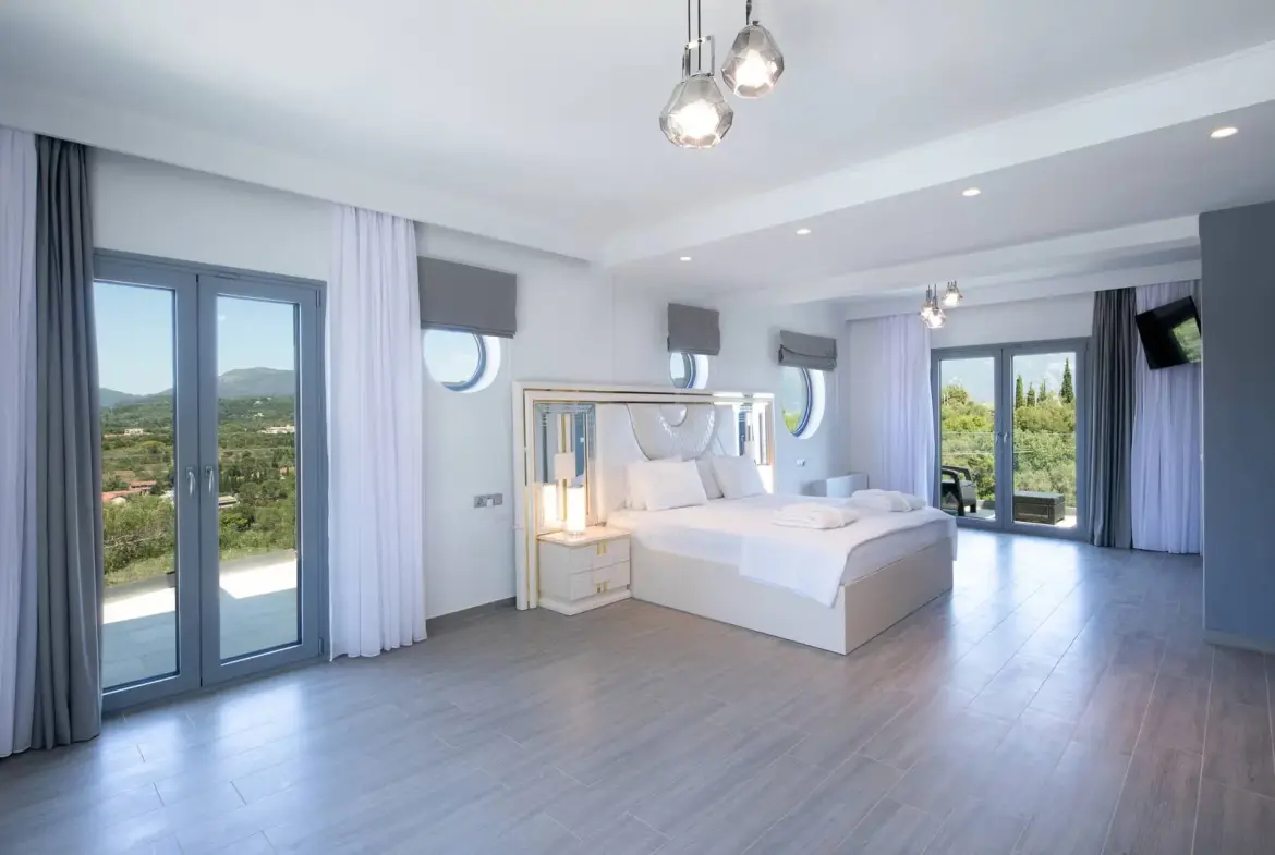 Exquisite mansion with luxurious amenities in Kommeno, Corfu