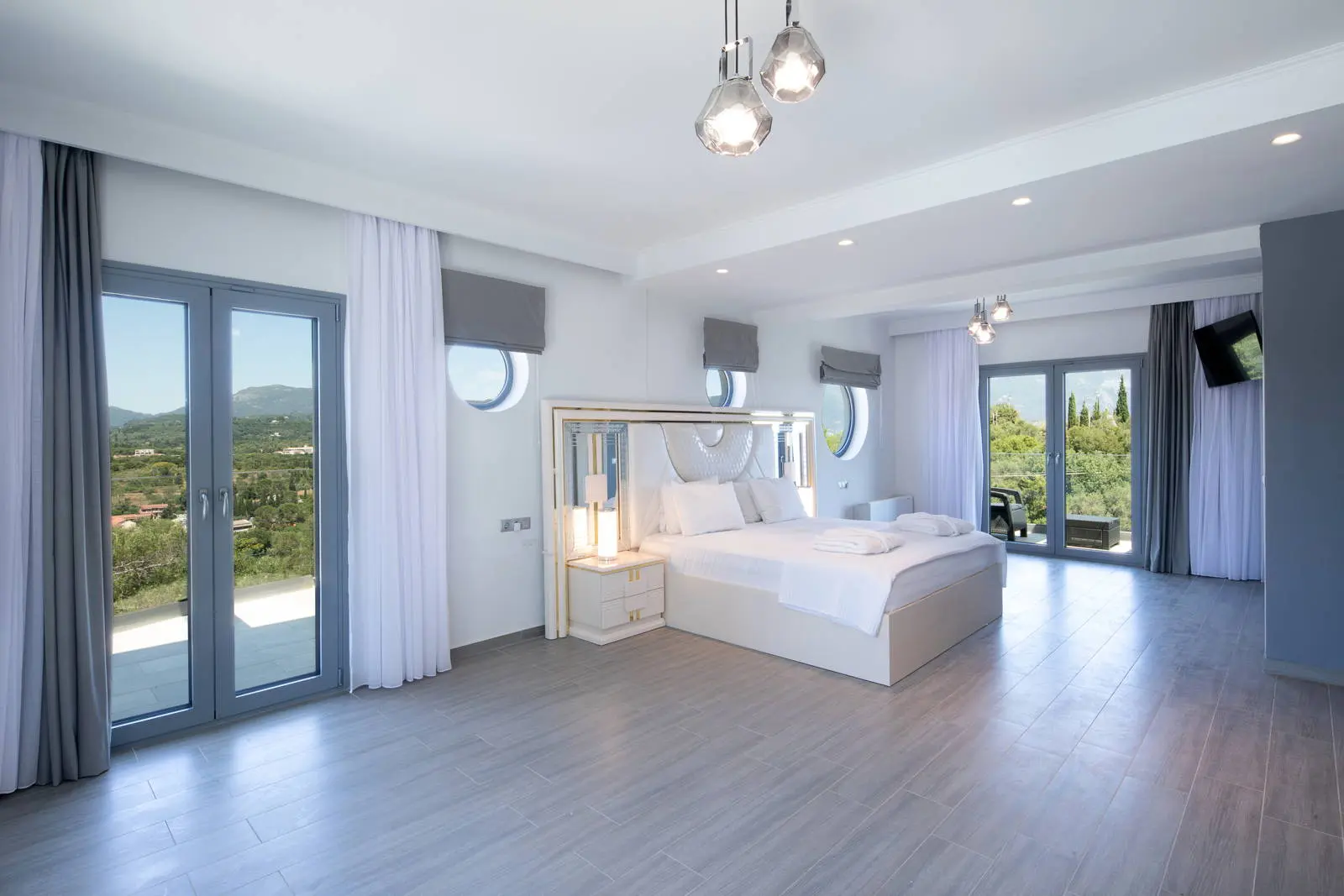 Exquisite mansion with luxurious amenities in Kommeno, Corfu
