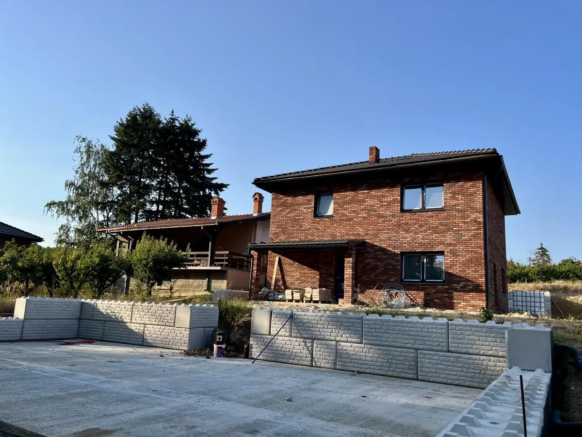 A house in the Magnolia residential community, just 30 minutes from the center of Belgrade