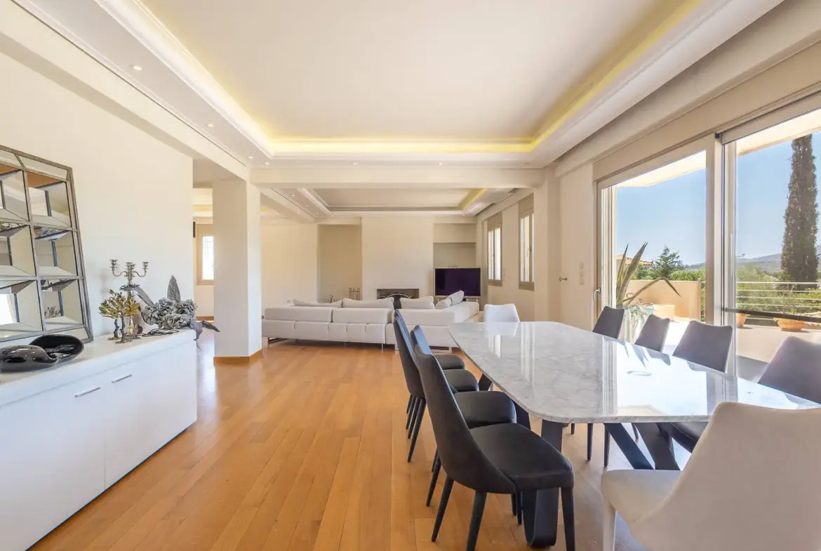 Luxurious 450 sq.m. detached house with a private pool in Agia Marina