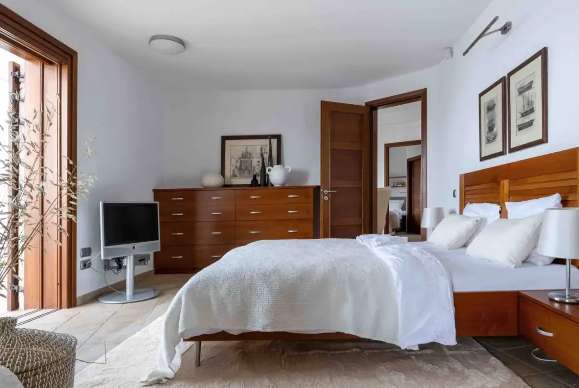 Seafront villa with spa and seafront maisonette with panoramic views in Pera Melana, Arcadia