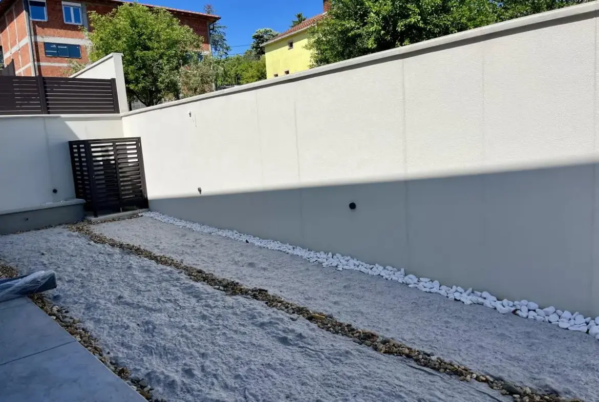 Modern Villa with a Swimming Pool in Avala