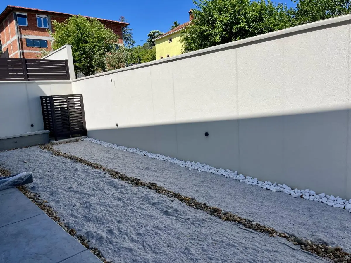 Modern Villa with a Swimming Pool in Avala