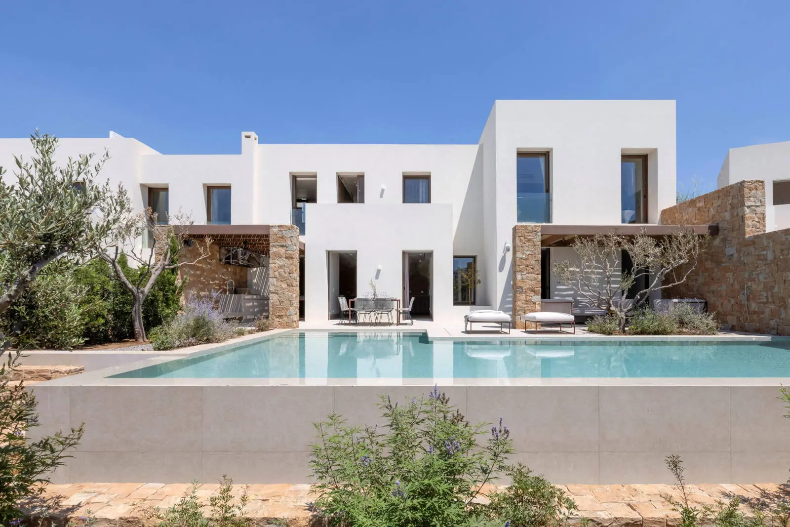 Boutique villa in an exclusive community just steps from the shore in Piso Aliki, Paros