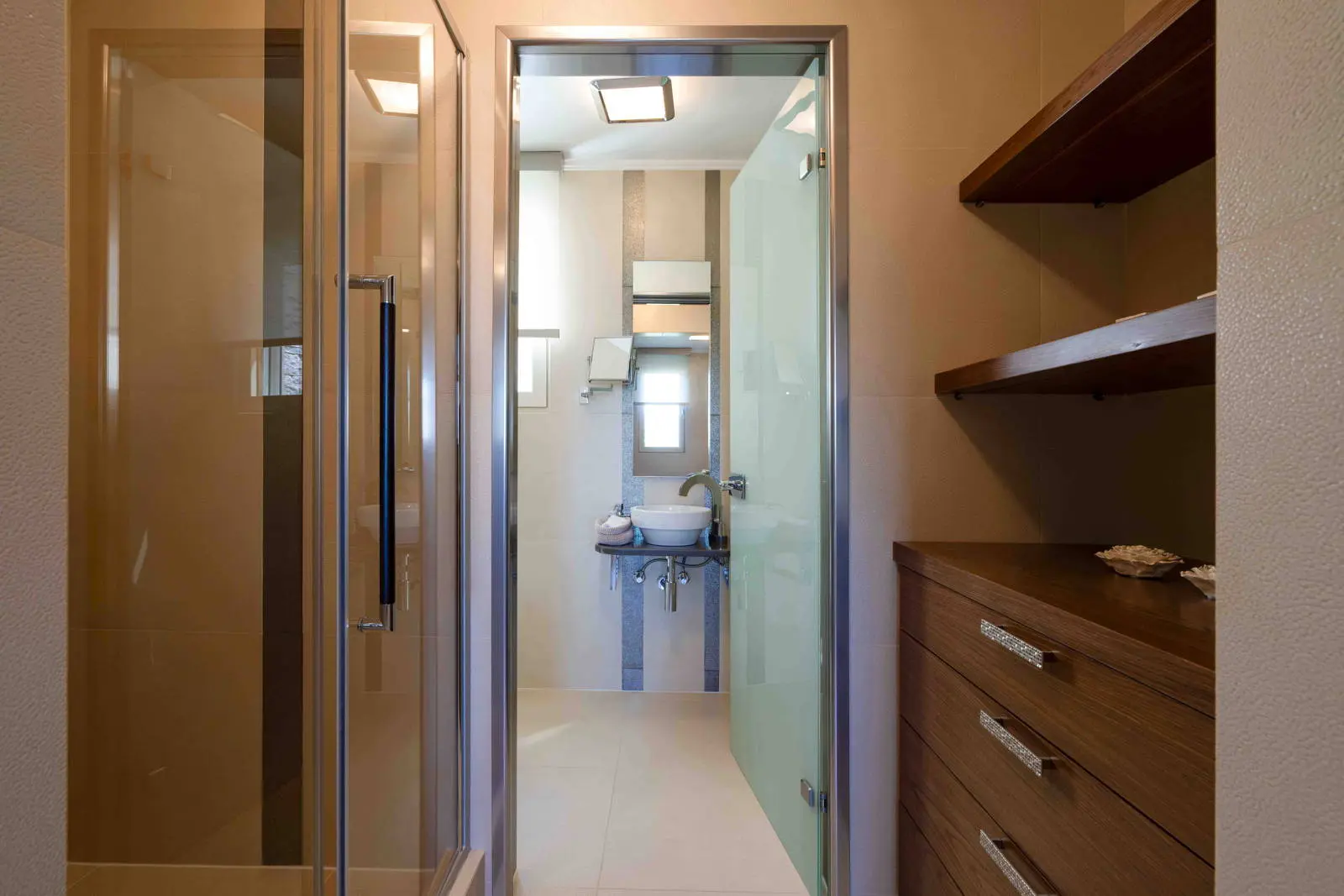 bh-acd434fc7a4d Detached residence of 666 sq.m. with garden and heated pool