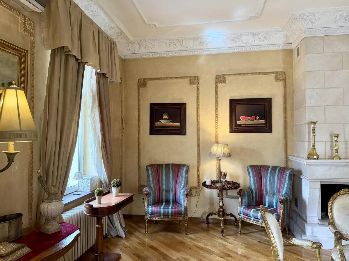 A Rare Salon Apartment in Dorćol