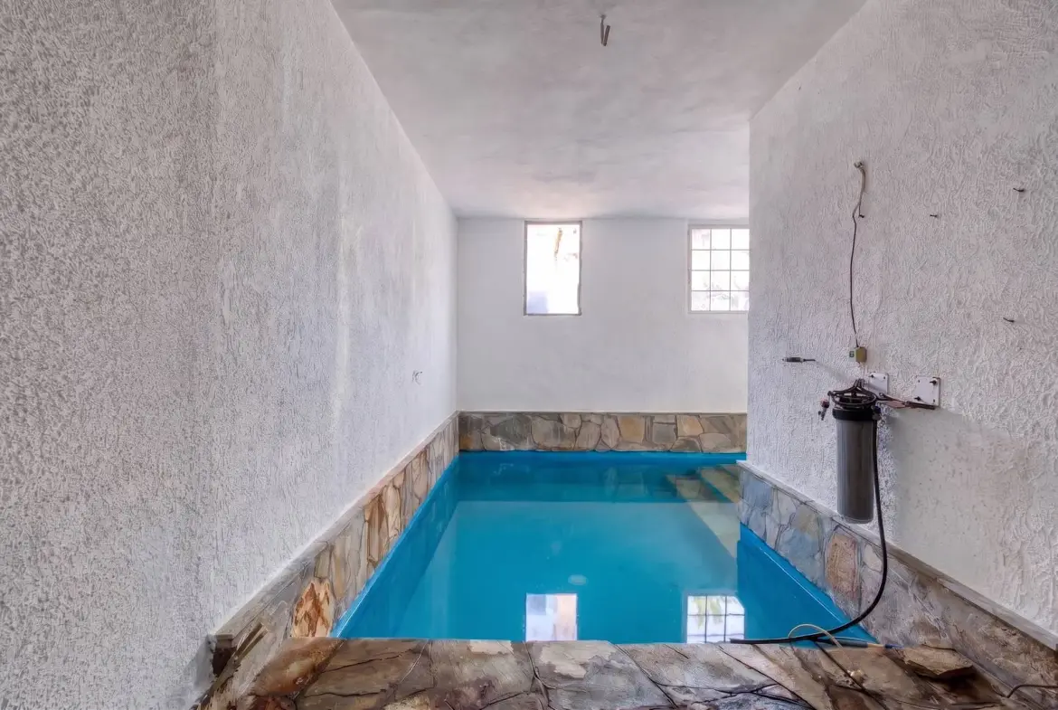 Investment villa with panoramic views and an indoor pool