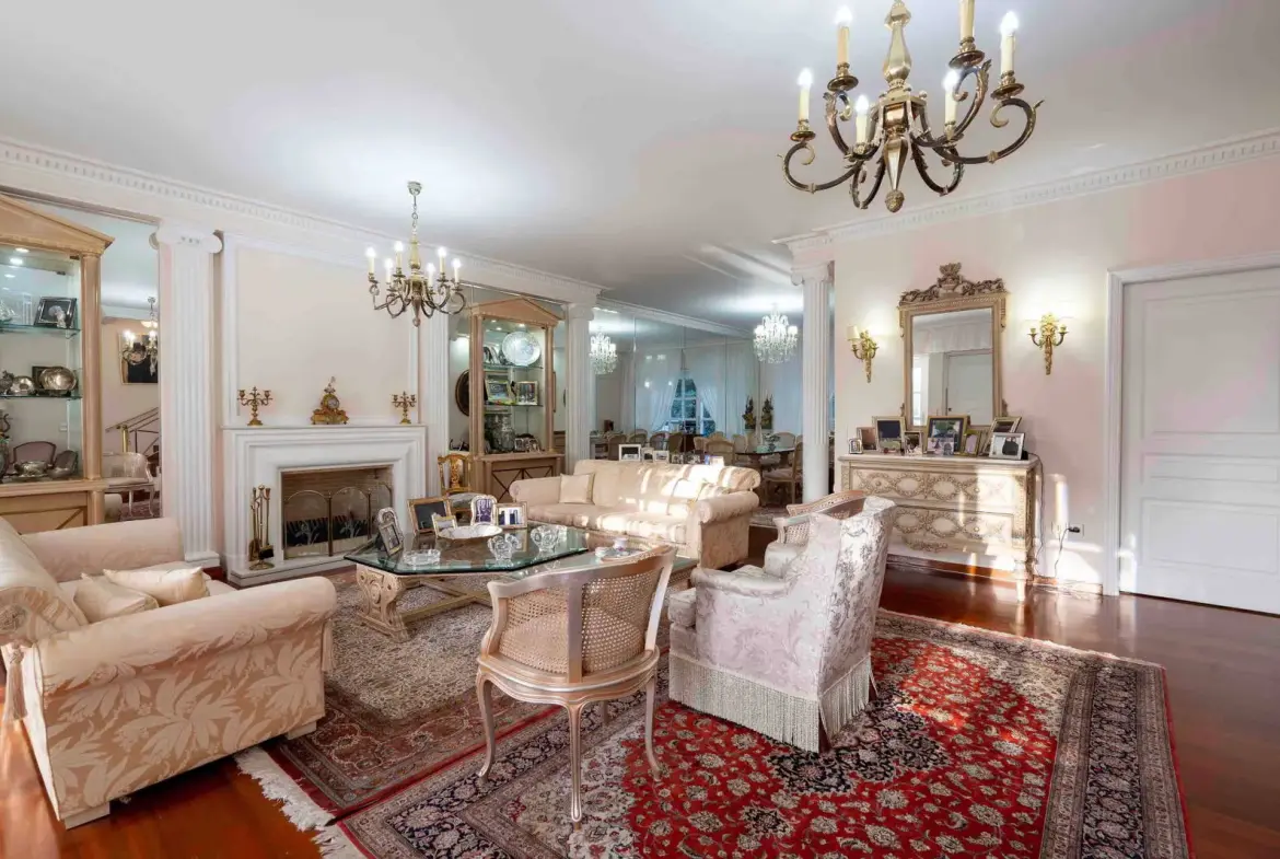 Luxury family residences in a prime location, Ekali