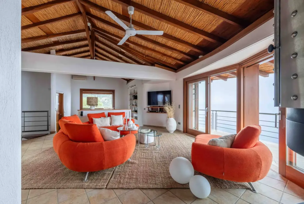 Seafront villa with spa and seafront maisonette with panoramic views in Pera Melana, Arcadia