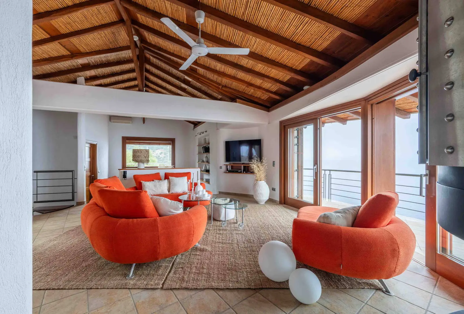 Seafront villa with spa and seafront maisonette with panoramic views in Pera Melana, Arcadia