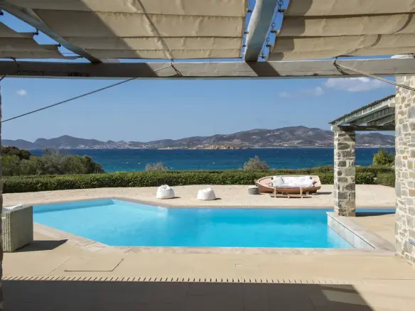 Venus:Beachfront Mansion with Vineyard and Pool in Paros
