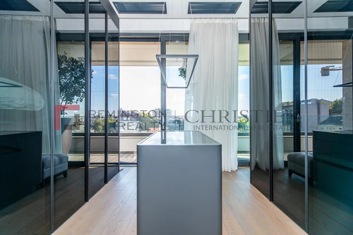 Exclusive Full-Floor Residence in the Heart of the City