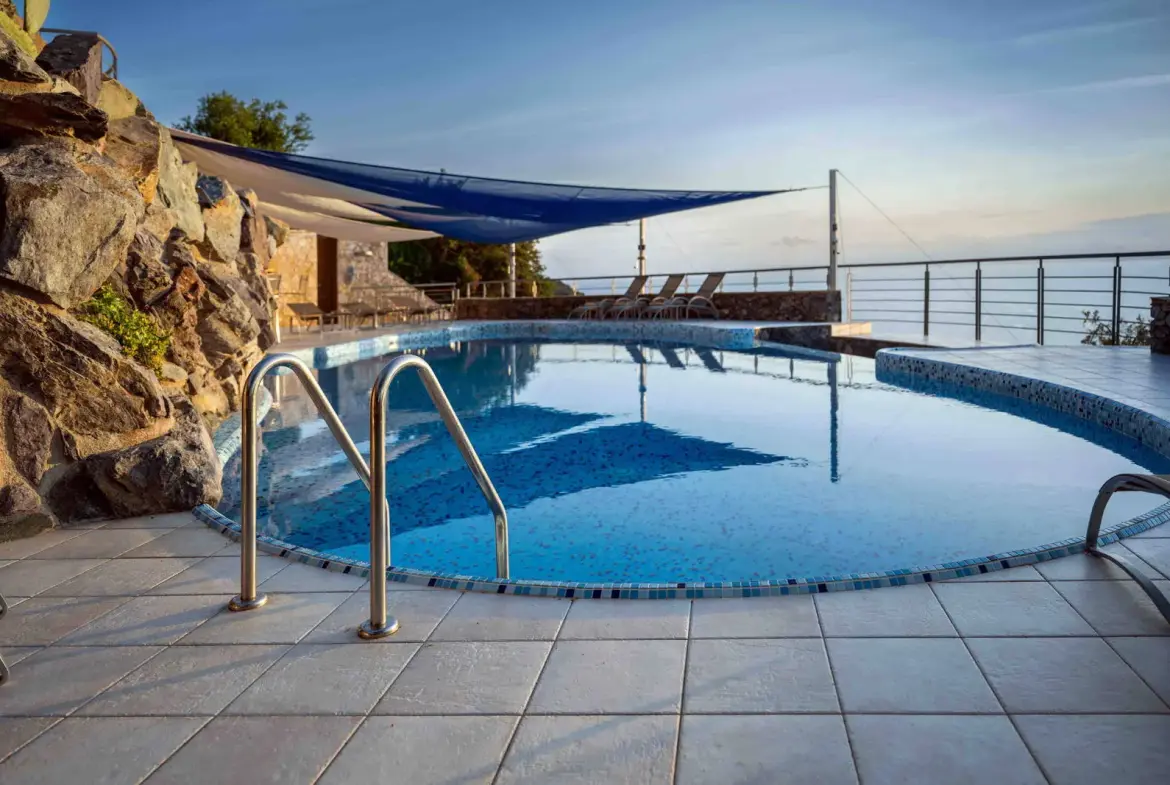 Seafront villa with spa and seafront maisonette with panoramic views in Pera Melana, Arcadia