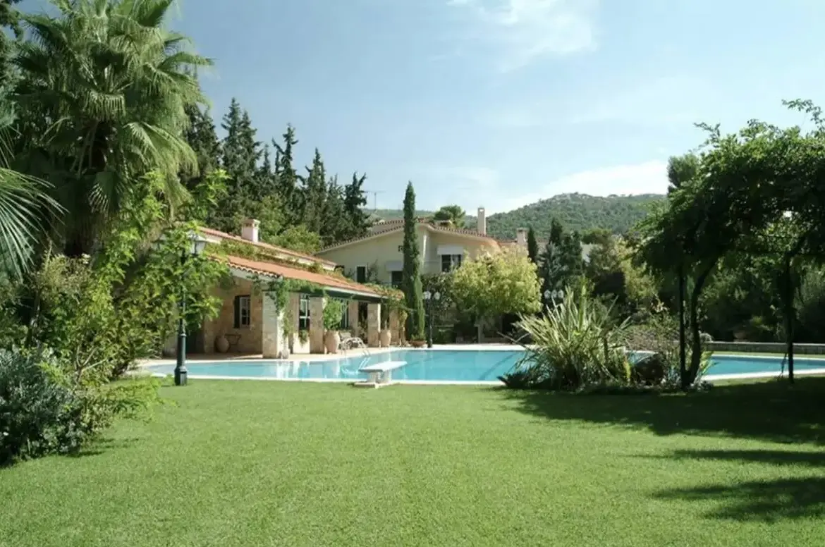 Stylish mansion comprising two residences & a large swimming pool in Nea Erythraia