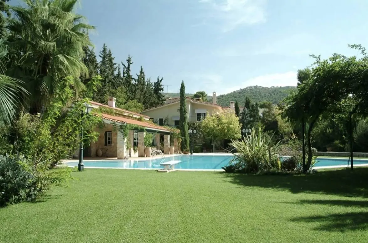 Stylish mansion comprising two residences & a large swimming pool in Nea Erythraia