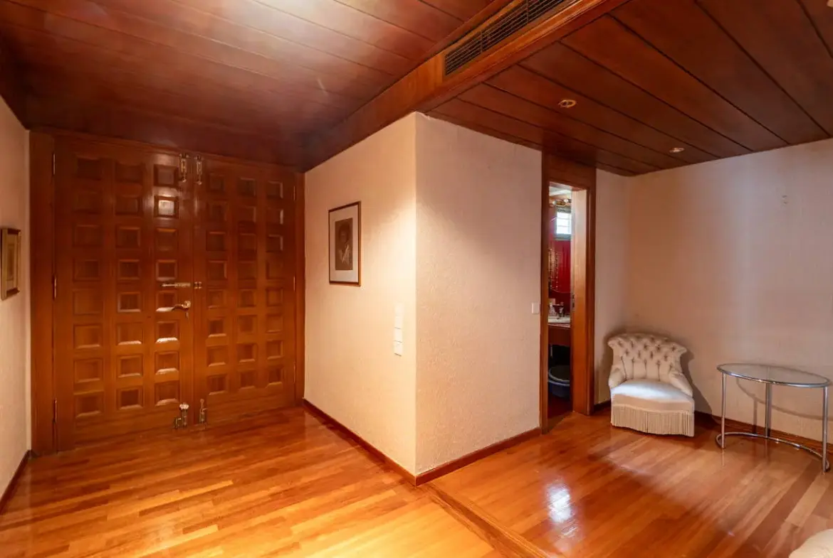 Remarkable mansion on a 5,093 sq.m. plot in Kefalari
