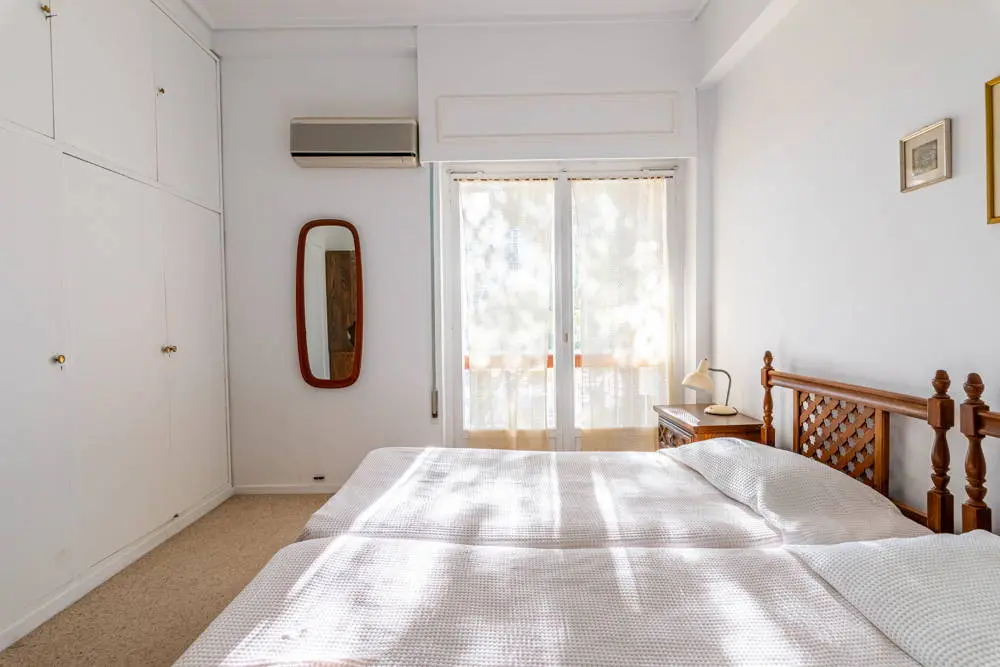 Vintage villa with sea view and large plot in Sounio