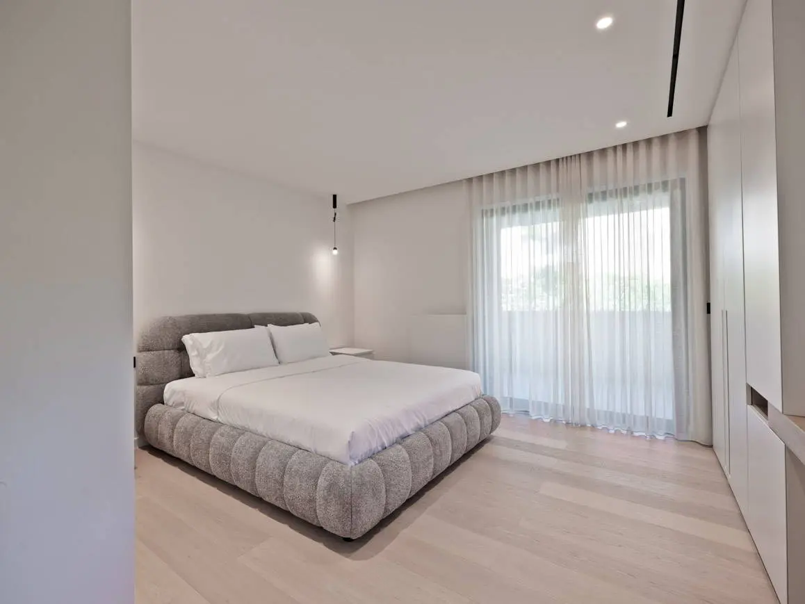 bh-b7d8ad169552 Luxury detached residence in Vouliagmeni I Ready to move in