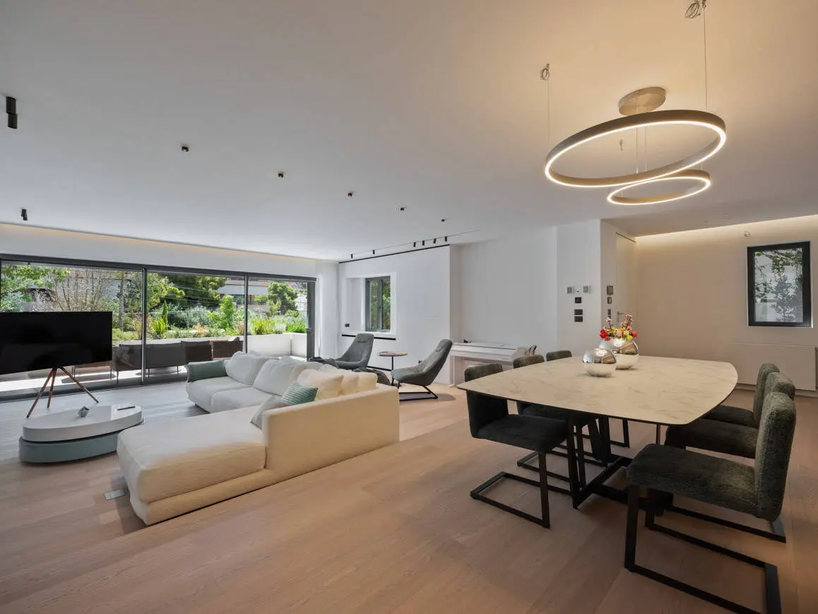 bh-b80135d55094 Luxury detached residence in Vouliagmeni I Ready to move in