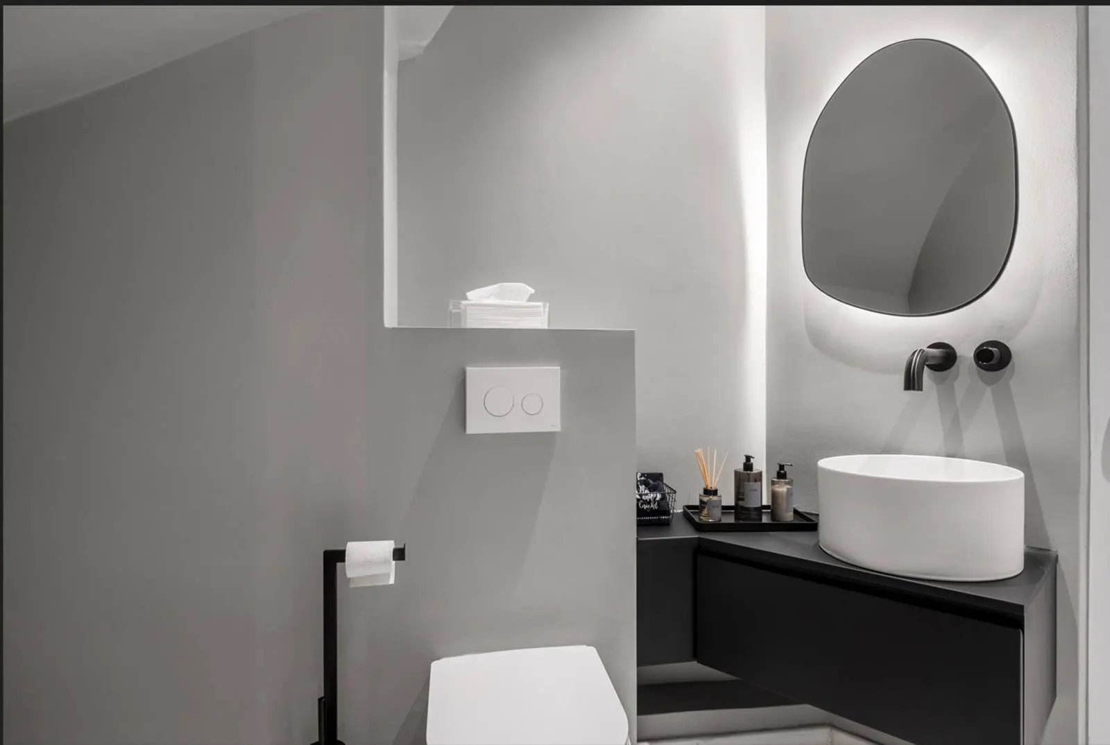 Magnificent Neoclassical Residence in Kastella Overlooking Mikrolimano