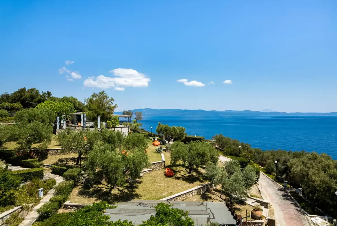Seaside luxury villa in Paliouri