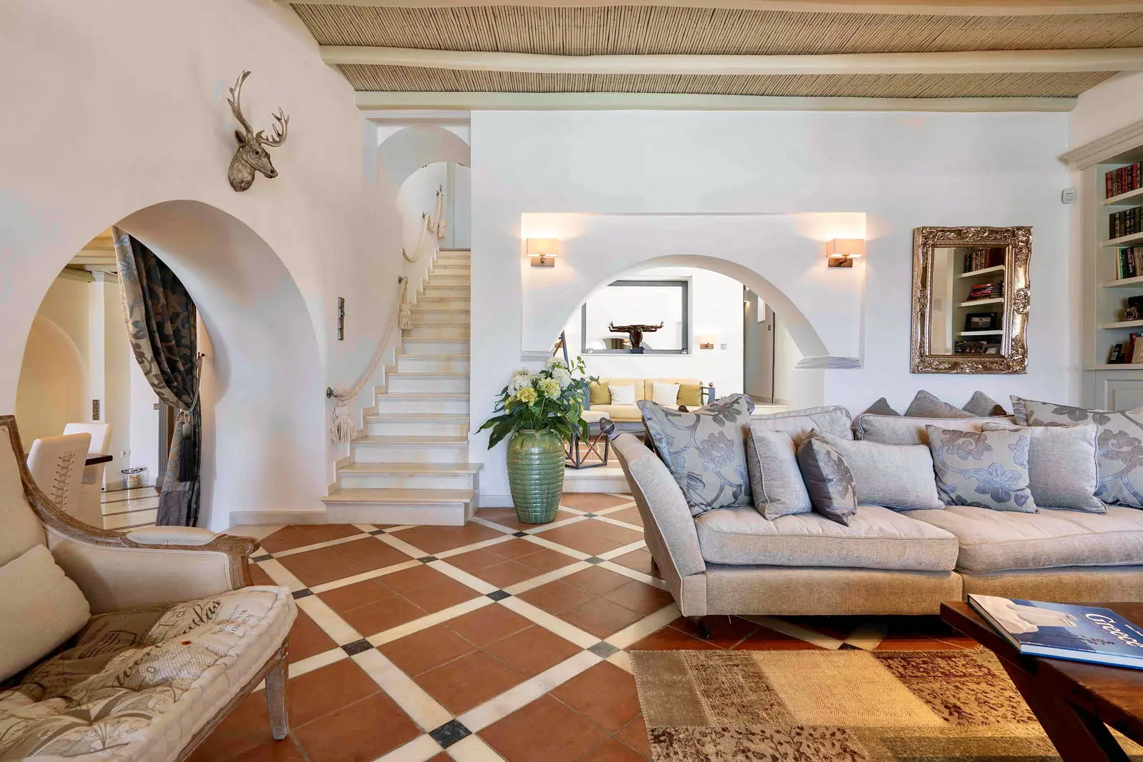 Exclusive beachfront villa in Santa Maria, Paros