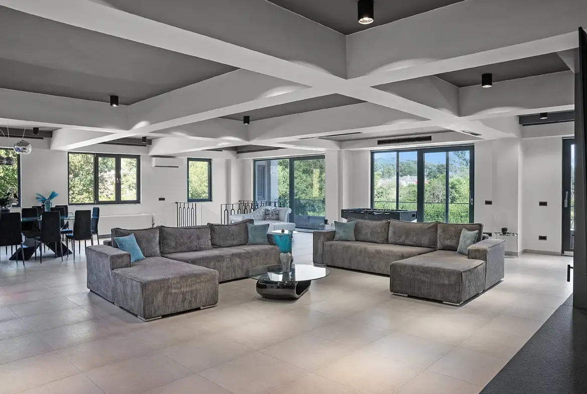 High-End villa with gym & jacuzzi in Corfu