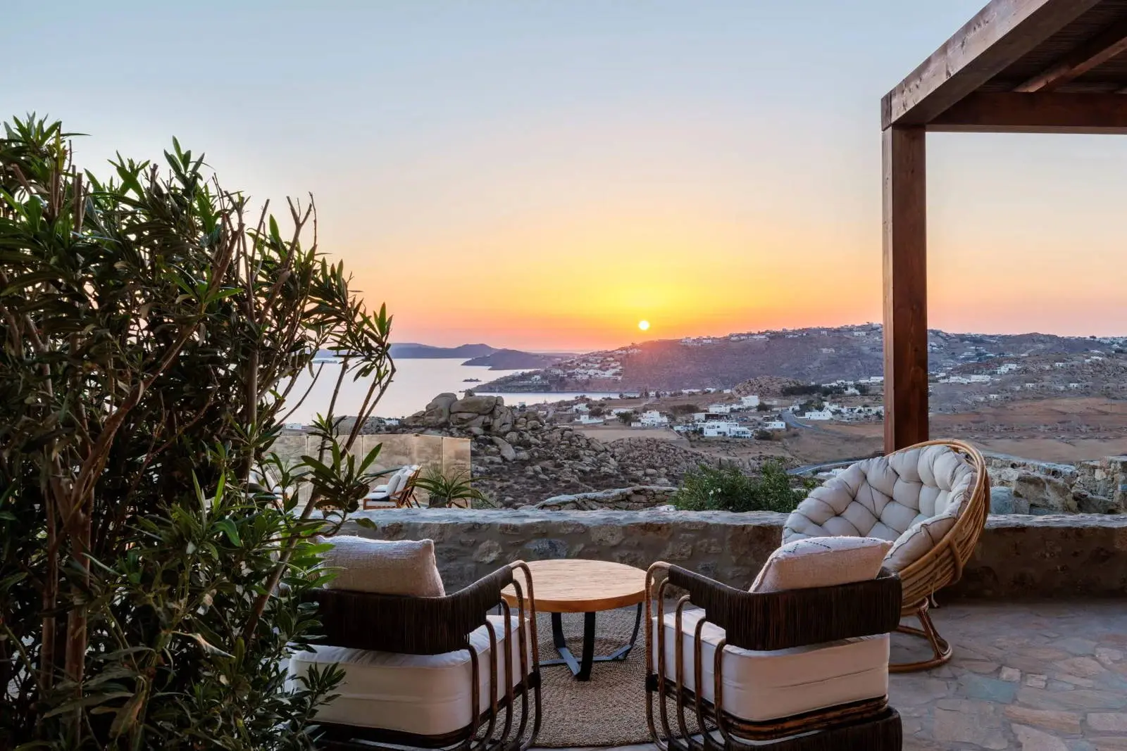 Aesthetic villa with panoramic sea views and infinity pool in Mykonos