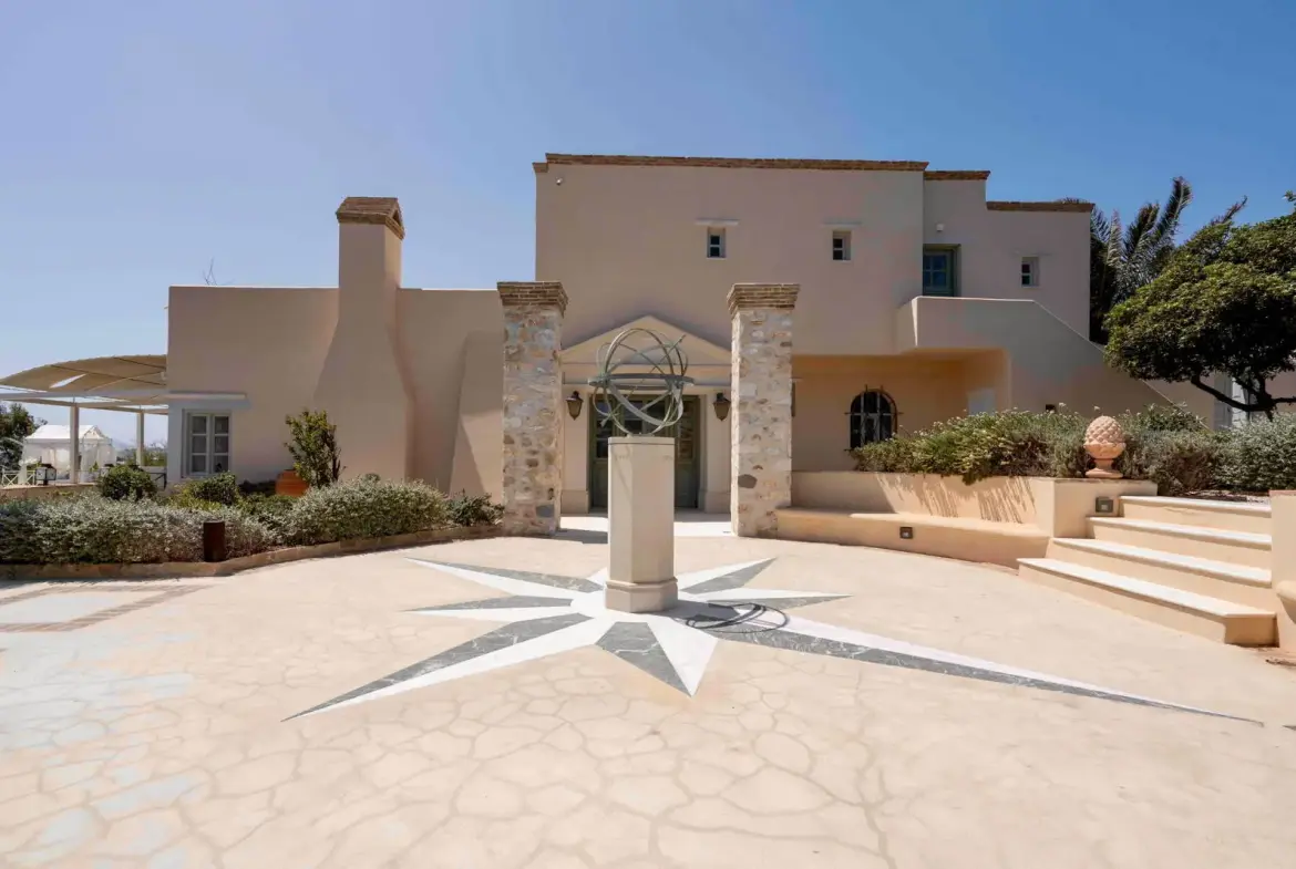 Exclusive beachfront villa in Santa Maria, Paros
