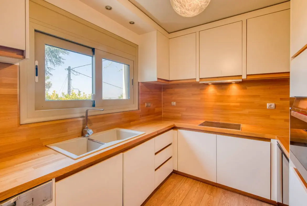 Luxurious detached house of 700 sq.m. of high aesthetics