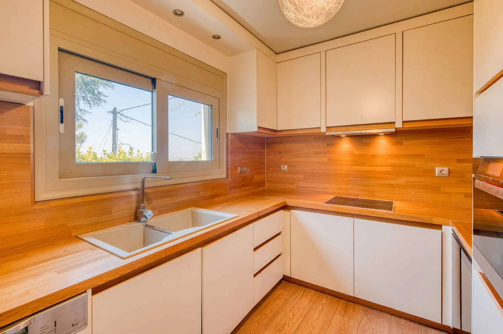 Luxurious detached house of 700 sq.m. of high aesthetics