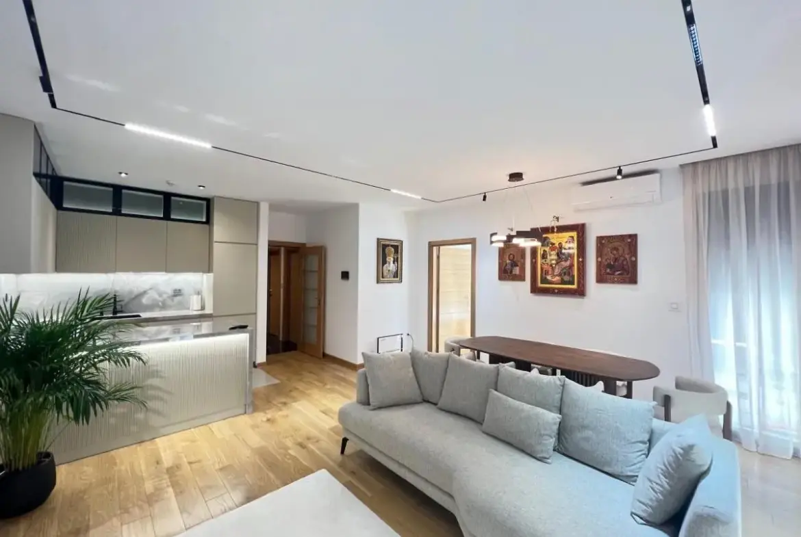 Luxurious four-room apartment in Vračar in a new building with a smart system